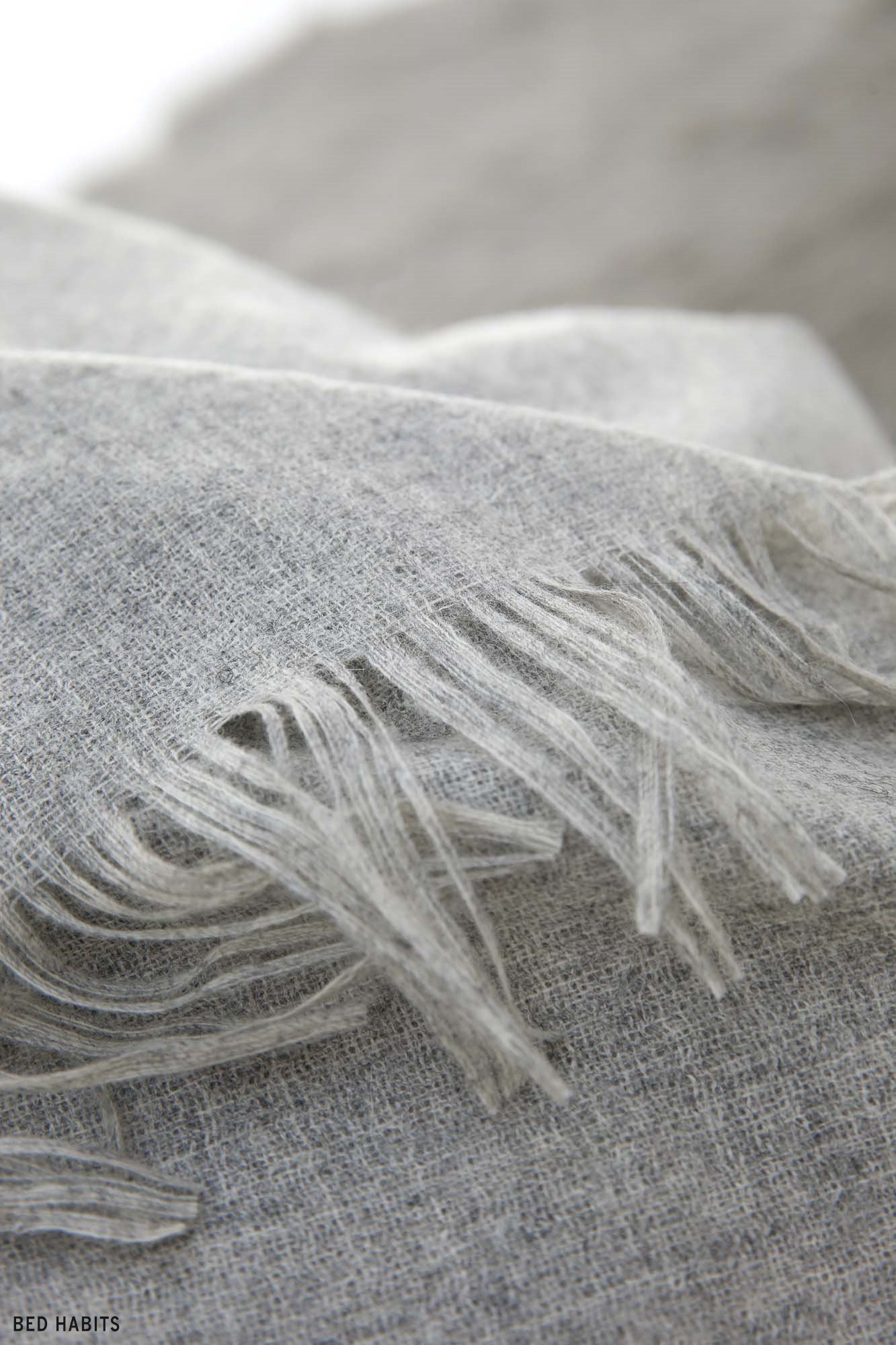 MrsMe blanket Nick Lightgrey detail